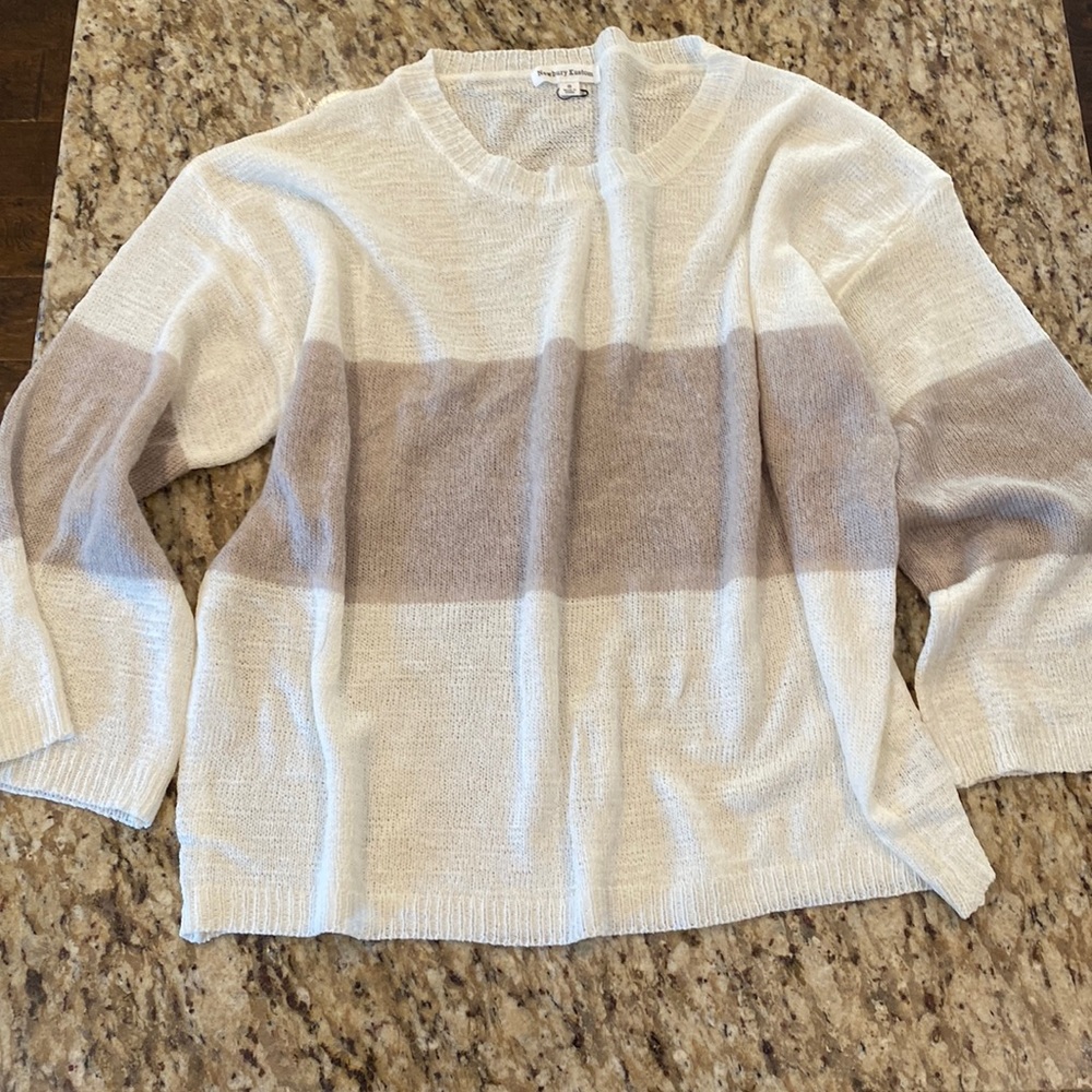 Sweater gray and white